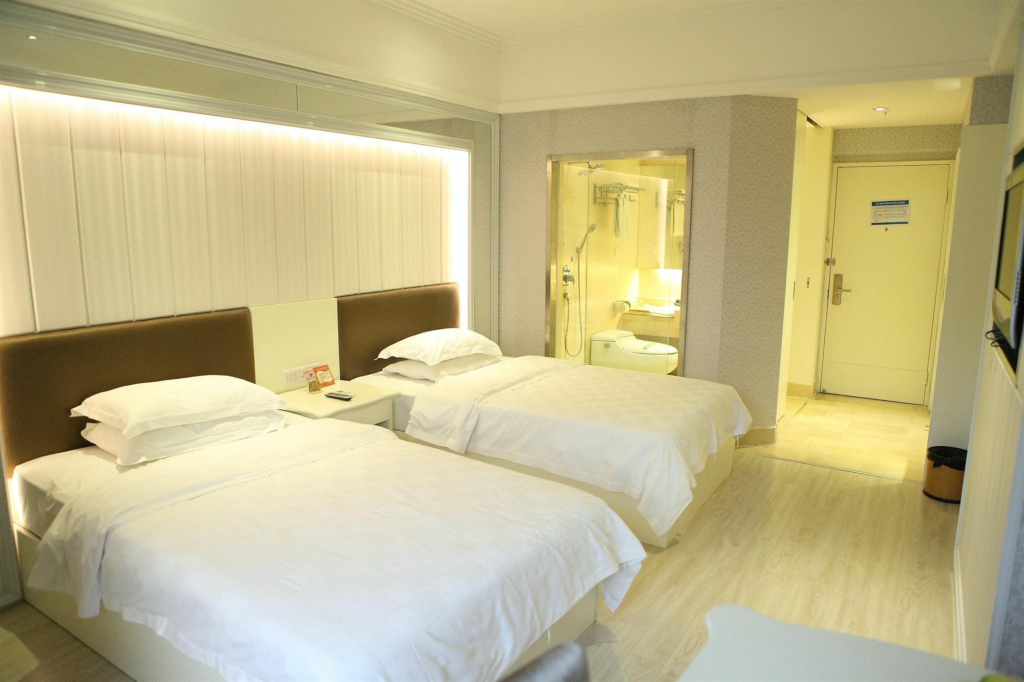 Bluesky Hotel Guangzhou Eksteriør bilde