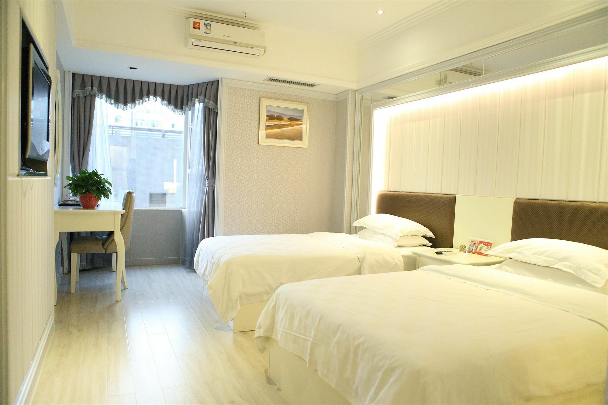 Bluesky Hotel Guangzhou Eksteriør bilde