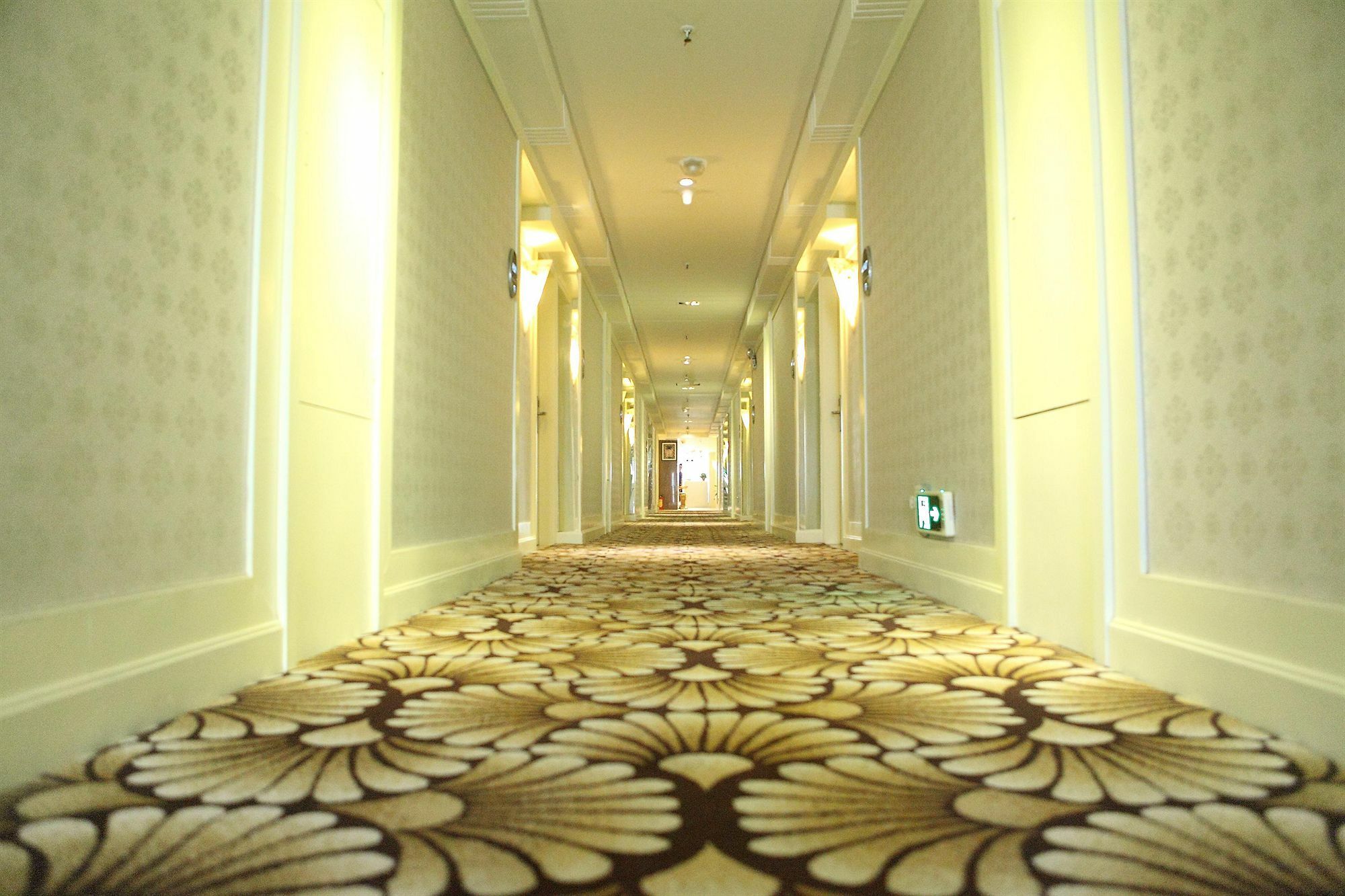 Bluesky Hotel Guangzhou Eksteriør bilde