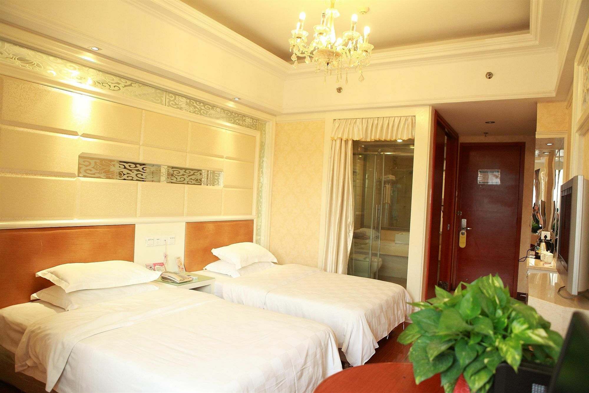 Bluesky Hotel Guangzhou Eksteriør bilde